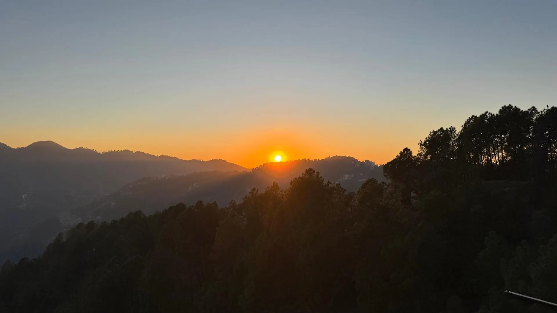 Hues & Trails Ground Zero Appartement Shimla